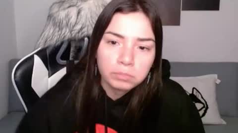 Snapshot of wolfs_daughter chatting on March 5, 1:42 am Alex online show from March 5, 1:42 am