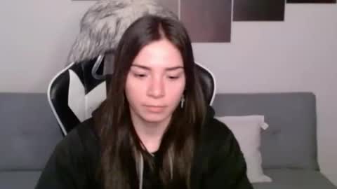 Snapshot of wolfs_daughter chatting on March 12, 2:09 am Alex online show from March 12, 2:09 am