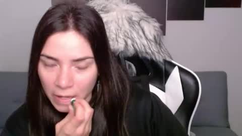 Snapshot of wolfs_daughter chatting on March 12, 5:13 am Alex online show from March 12, 5:13 am