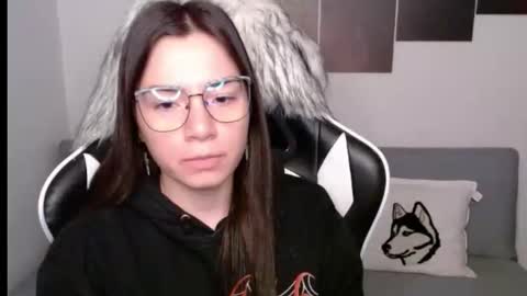 Snapshot of wolfs_daughter chatting on September 17, 2:02 am Alex online show from September 17, 2:02 am