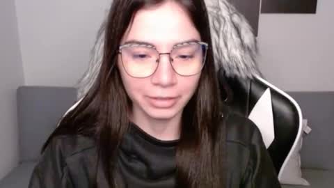 Snapshot of wolfs_daughter chatting on September 25, 2:37 am Alex online show from September 25, 2:37 am