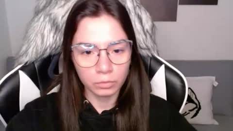 Snapshot of wolfs_daughter chatting on September 29, 2:06 am Alex online show from September 29, 2:06 am