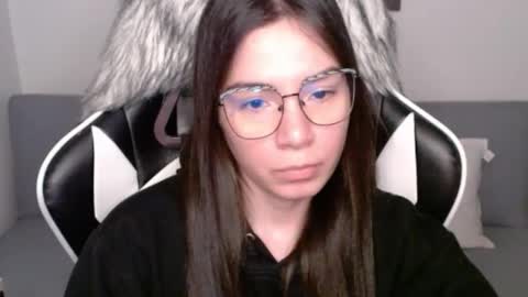 Snapshot of wolfs_daughter chatting on September 30, 1:43 am Alex online show from September 30, 1:43 am