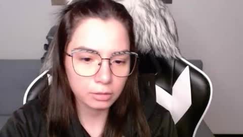 Snapshot of wolfs_daughter chatting on November 14, 3:05 am Alex online show from November 14, 3:05 am