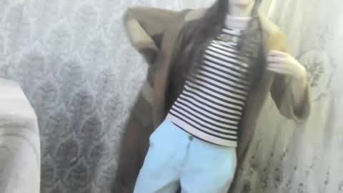 Snapshot of wolfxsnow chatting on December 23, 1:03 pm wolfxsnow online show from December 23, 1:03 pm