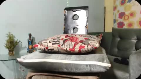 SHENIEL RODRIGUEZ online show from December 2, 6:41 am