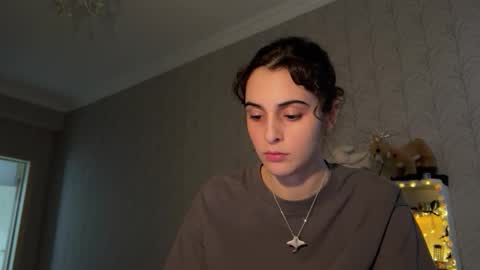 Stia online show from November 25, 1:00 pm