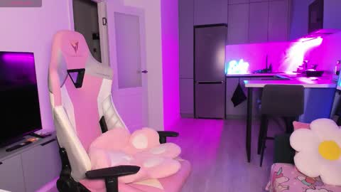 Emi online show from November 2, 3:58 pm