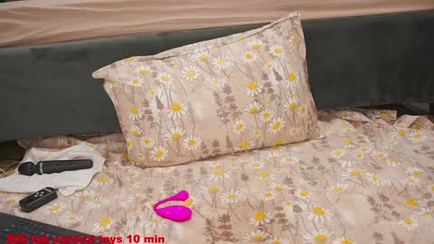              online show from February 5, 9:36 am