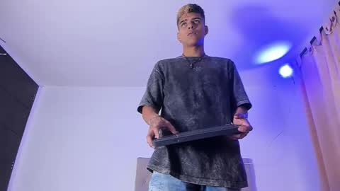 wyatt online show from September 20, 11:11 am