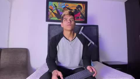 wyatt online show from October 8, 11:30 am