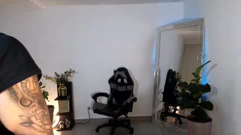 wyatt online show from September 30, 12:15 am