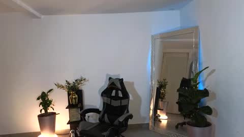 wyatt online show from October 1, 1:33 am