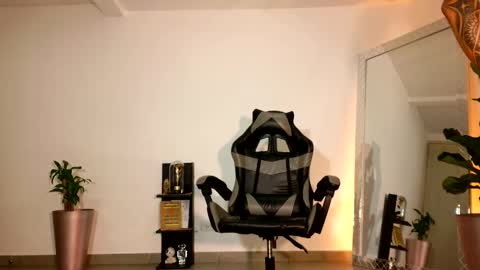 wyatt online show from October 16, 1:06 am