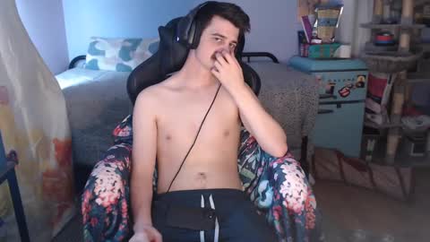 Snapshot of wyattfans_ chatting on October 4, 6:17 pm Wyatt online show from October 4, 6:17 pm