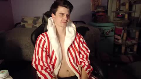 Snapshot of wyattfans_ chatting on October 12, 6:34 am Wyatt online show from October 12, 6:34 am