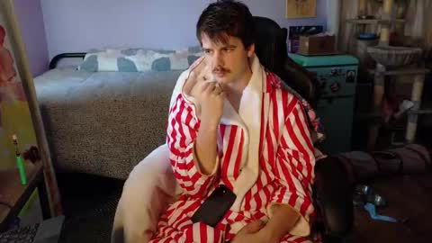 Snapshot of wyattfans_ chatting on November 5, 7:03 pm Wyatt online show from November 5, 7:03 pm