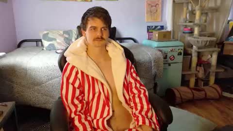 Snapshot of wyattfans_ chatting on November 12, 7:35 pm Wyatt online show from November 12, 7:35 pm