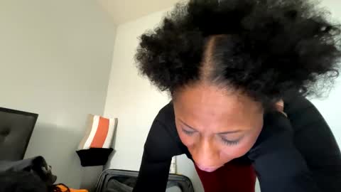 Snapshot of wynterheat chatting on January 22, 12:27 am Wynter Heat online show from January 22, 12:27 am