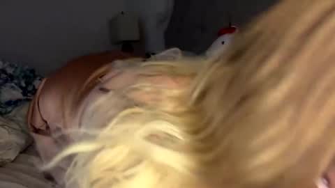 Snapshot of x_dreamgirl_x chatting on January 16, 4:28 am Mariah online show from January 16, 4:28 am