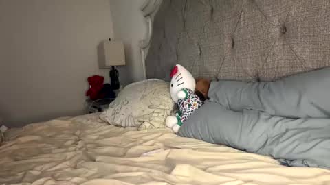 Snapshot of x_dreamgirl_x chatting on January 17, 6:15 am Mariah online show from January 17, 6:15 am