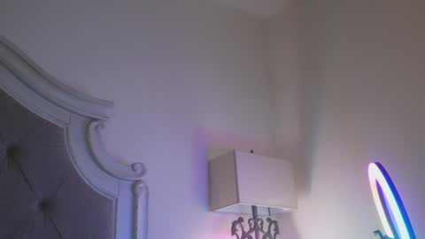 Snapshot of x_dreamgirl_x chatting on January 31, 5:19 am Mariah online show from January 31, 5:19 am