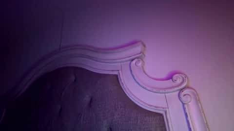 Snapshot of x_dreamgirl_x chatting on February 14, 4:26 am Mariah online show from February 14, 4:26 am