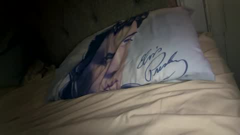 Snapshot of x_dreamgirl_x chatting on October 3, 3:36 am Mariah online show from October 3, 3:36 am