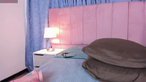 x_milu online show from February 3, 1:19 am