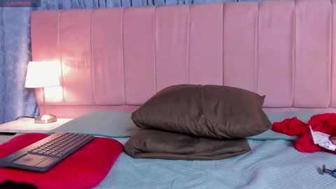 x_milu online show from February 8, 12:17 am