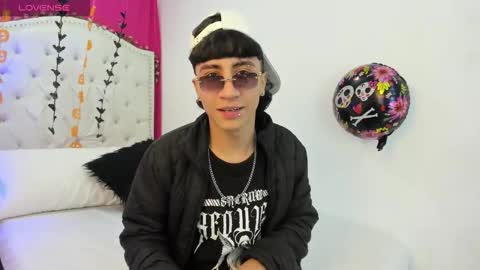 xaanderGrey online show from October 14, 8:20 pm