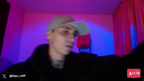 Snapshot of xalejo_max chatting on October 7, 2:20 am xalejo_max online show from October 7, 2:20 am