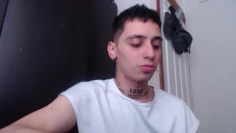 Snapshot of xalejo_max chatting on November 18, 5:28 pm xalejo_max online show from November 18, 5:28 pm