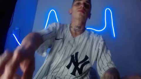 Snapshot of xalejo_max chatting on December 2, 11:11 pm xalejo_max online show from December 2, 11:11 pm