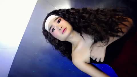 Snapshot of xchinita_kyanggx chatting on December 22, 3:22 am kianna online show from December 22, 3:22 am