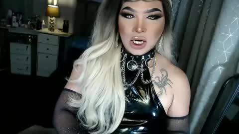 Snapshot of xdirtyflirtyx chatting on September 9, 5:45 pm Zhavia online show from September 9, 5:45 pm