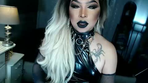 Snapshot of xdirtyflirtyx chatting on October 5, 5:11 pm Zhavia online show from October 5, 5:11 pm