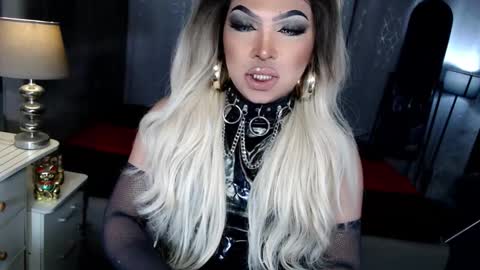 Snapshot of xdirtyflirtyx chatting on October 18, 7:03 pm Zhavia online show from October 18, 7:03 pm