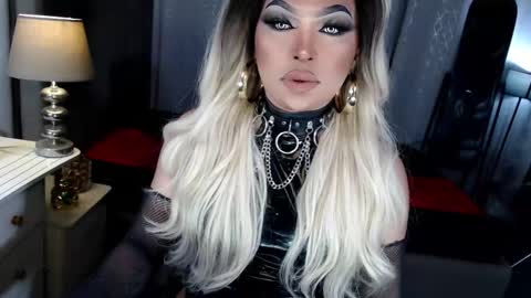 Snapshot of xdirtyflirtyx chatting on October 20, 6:52 pm Zhavia online show from October 20, 6:52 pm