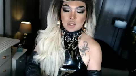 Snapshot of xdirtyflirtyx chatting on November 20, 2:12 am Zhavia online show from November 20, 2:12 am