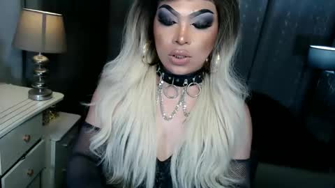 Snapshot of xdirtyflirtyx chatting on November 26, 9:05 pm Zhavia online show from November 26, 9:05 pm