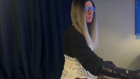 xdresserwithass online show from November 21, 9:02 pm