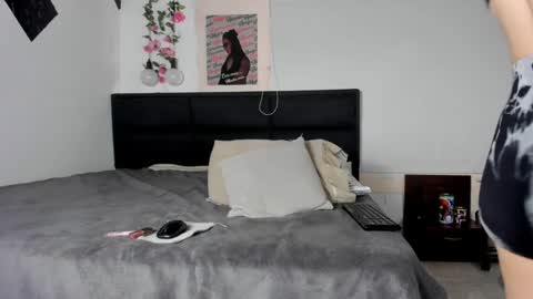 ximtia online show from December 4, 1:20 pm