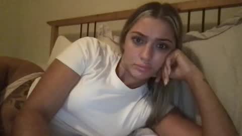 xkloeexo online show from December 15, 7:40 pm