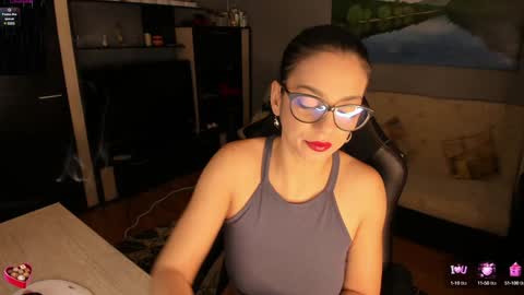 Snapshot of xlaracroftx chatting on December 16, 10:13 pm Lara online show from December 16, 10:13 pm