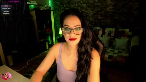 Snapshot of xlaracroftx chatting on February 27, 7:47 pm Lara online show from February 27, 7:47 pm