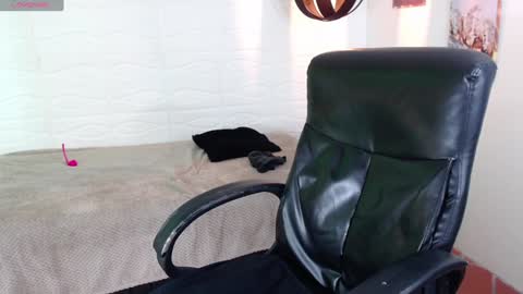 lunna online show from January 6, 7:45 pm