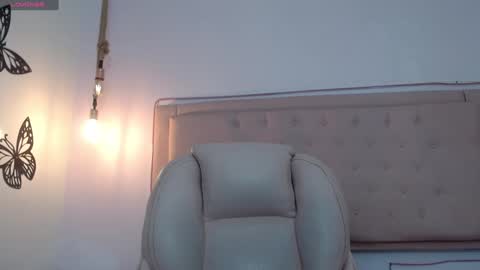 lunna online show from January 22, 10:26 pm