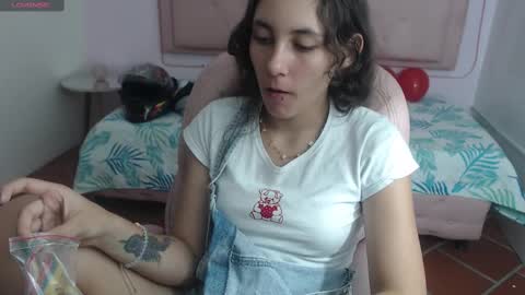 lunna online show from February 14, 8:37 pm