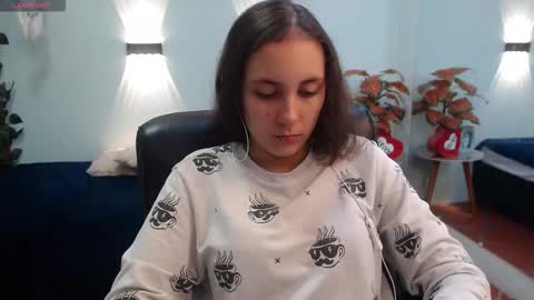 lunna online show from October 18, 2:29 pm